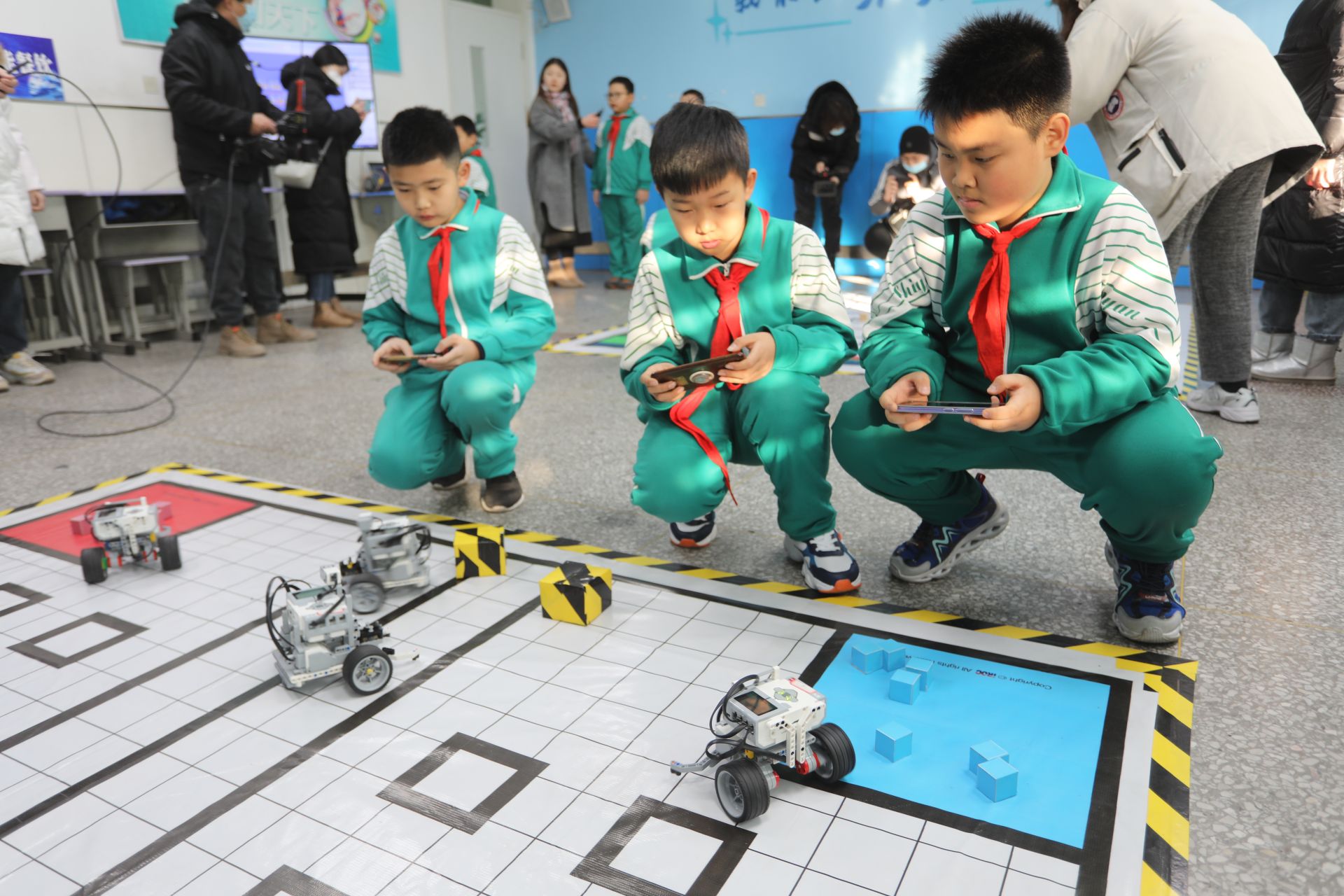 崔东树:2025年1-6月进口汽车22万辆 同比下降32%