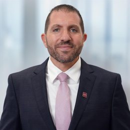 Arm(ARM.US)扩大AI研发投资导致短期利润下滑 Q2展望不佳引发盘后股价暴跌逾8%
